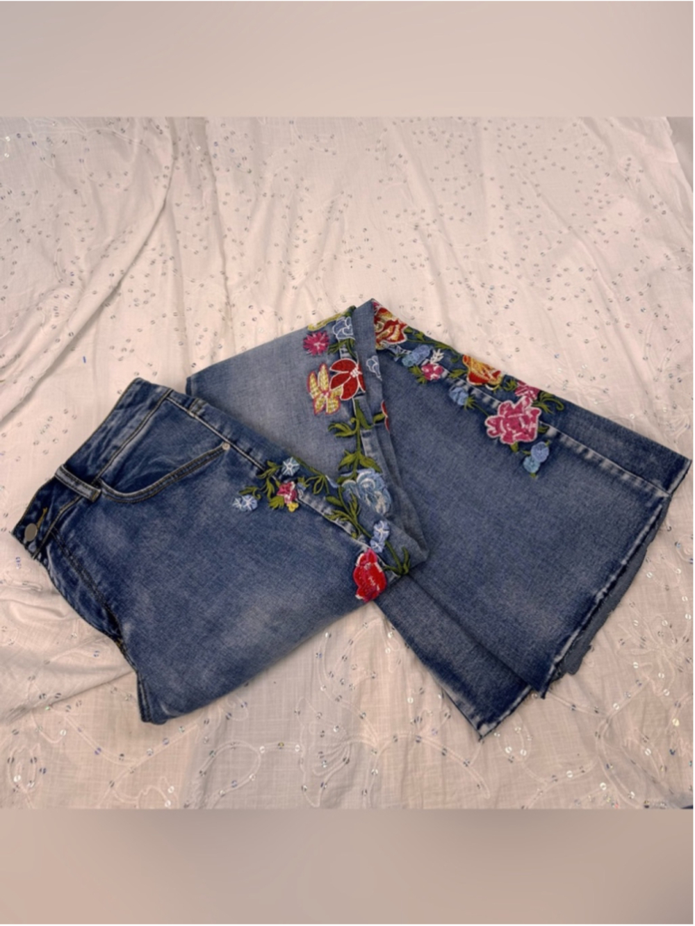 Floral 70s Inspired Embroidered High Rise Flare Jeans Raw Hem Boho Size 10